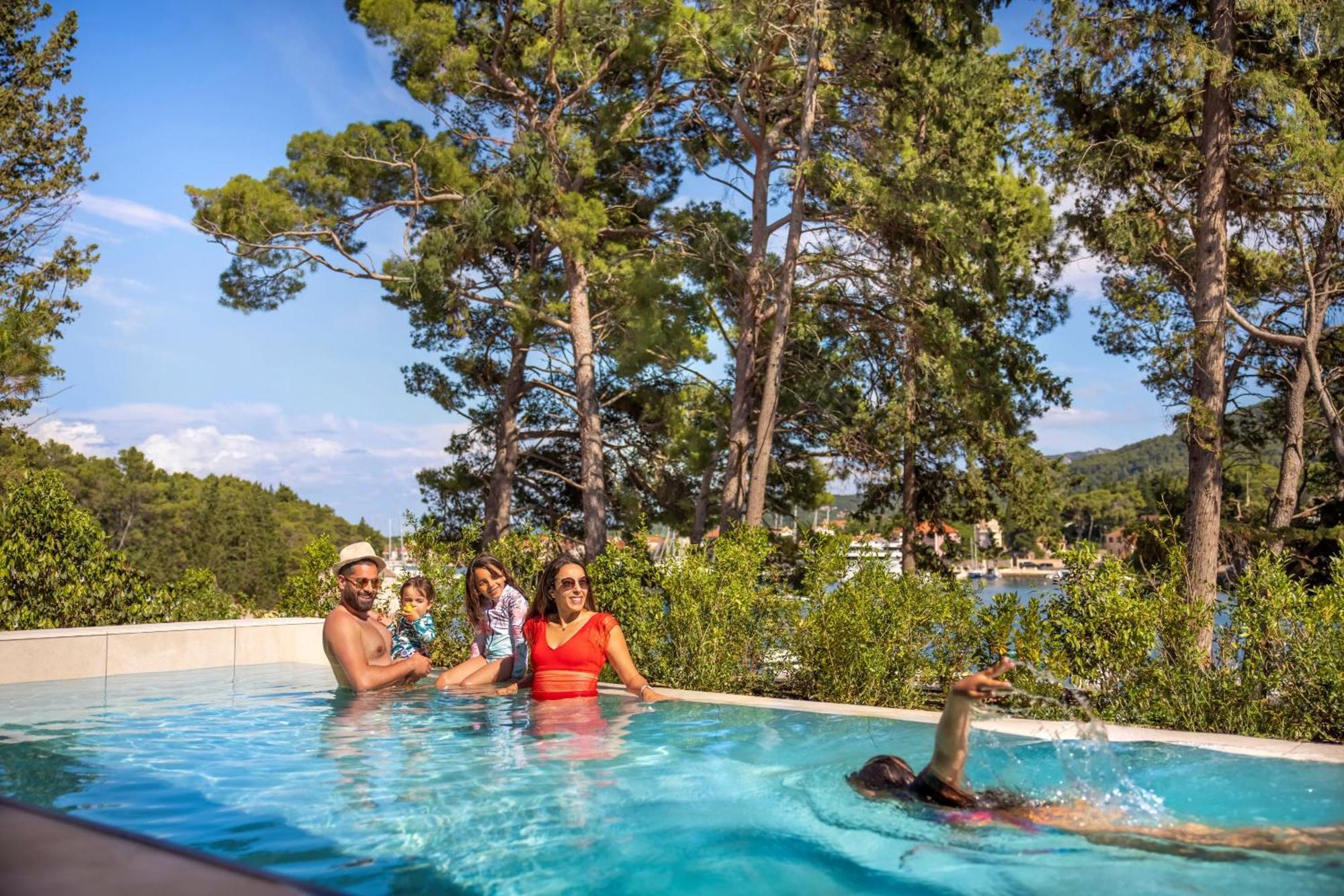 Valamar Amicor Resort Stari Grad  Exterior foto